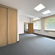 6 pomieszczeń biurowych 86 m2 klima parking