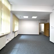 6 pomieszczeń biurowych 86 m2 klima parking