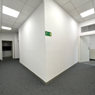 6 pomieszczeń biurowych 86 m2 klima parking