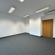 6 pomieszczeń biurowych 86 m2 klima parking