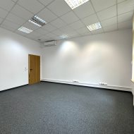 6 pomieszczeń biurowych 86 m2 klima parking