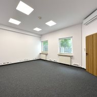 6 pomieszczeń biurowych 86 m2 klima parking