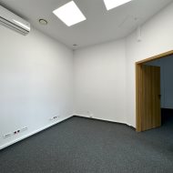 6 pomieszczeń biurowych 86 m2 klima parking
