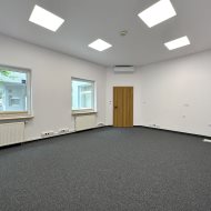 6 pomieszczeń biurowych 86 m2 klima parking