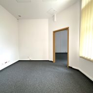 6 pomieszczeń biurowych 86 m2 klima parking