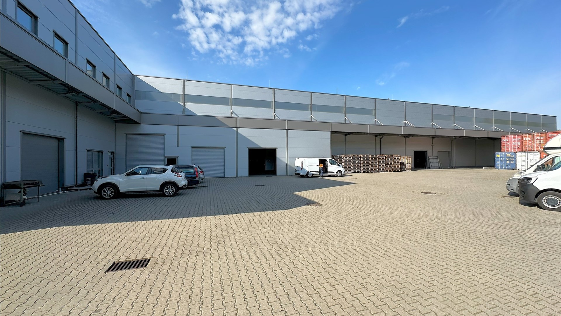 obiekt magazynowo - biurowy 5123,33 m2 na sprzedaż