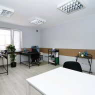 Biurowiec 588m2 parking 30 miejsc światłowód klima