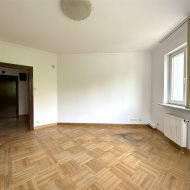 5 pom. biurowych 110,40 m2 z miejscem w garażu 
