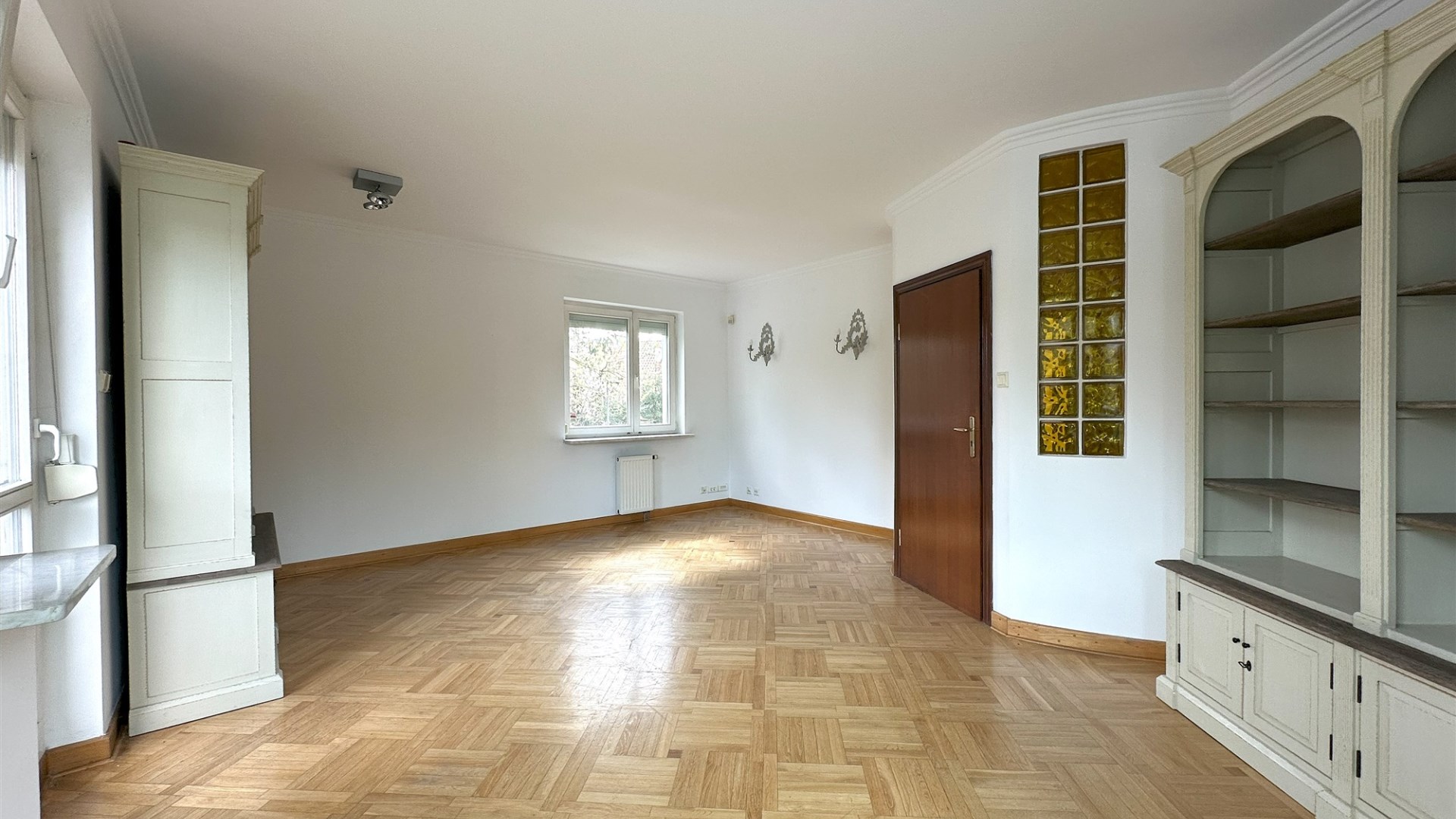 5 pom. biurowych 110,40 m2 z miejscem w garażu 