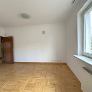 5 pom. biurowych 110,40 m2 z miejscem w garażu 