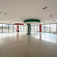 pow. usługowa 172 m2 parter witryna klima parking