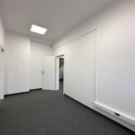 do wynajęcia pom. biurowe 41 m2 klima parking