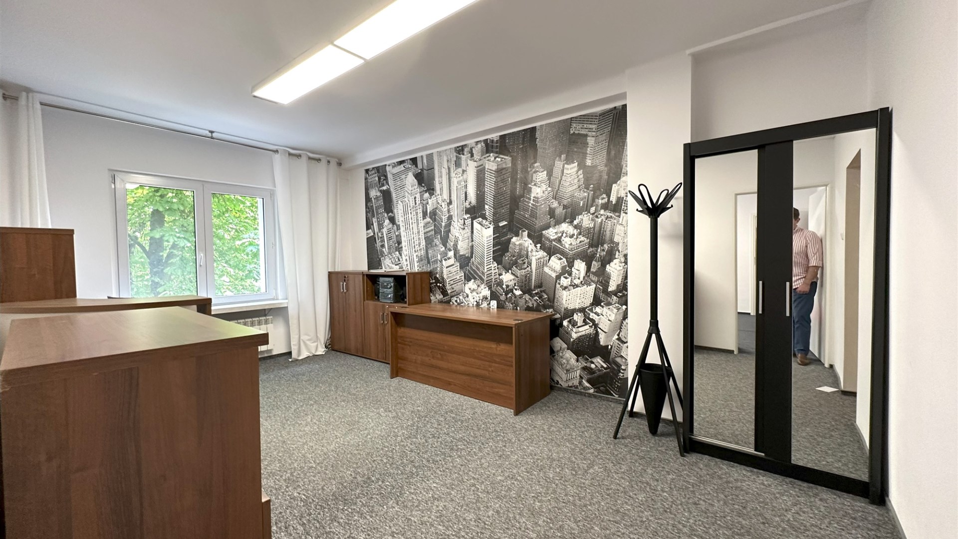 pomieszczenie biurowe 20 m2 parking