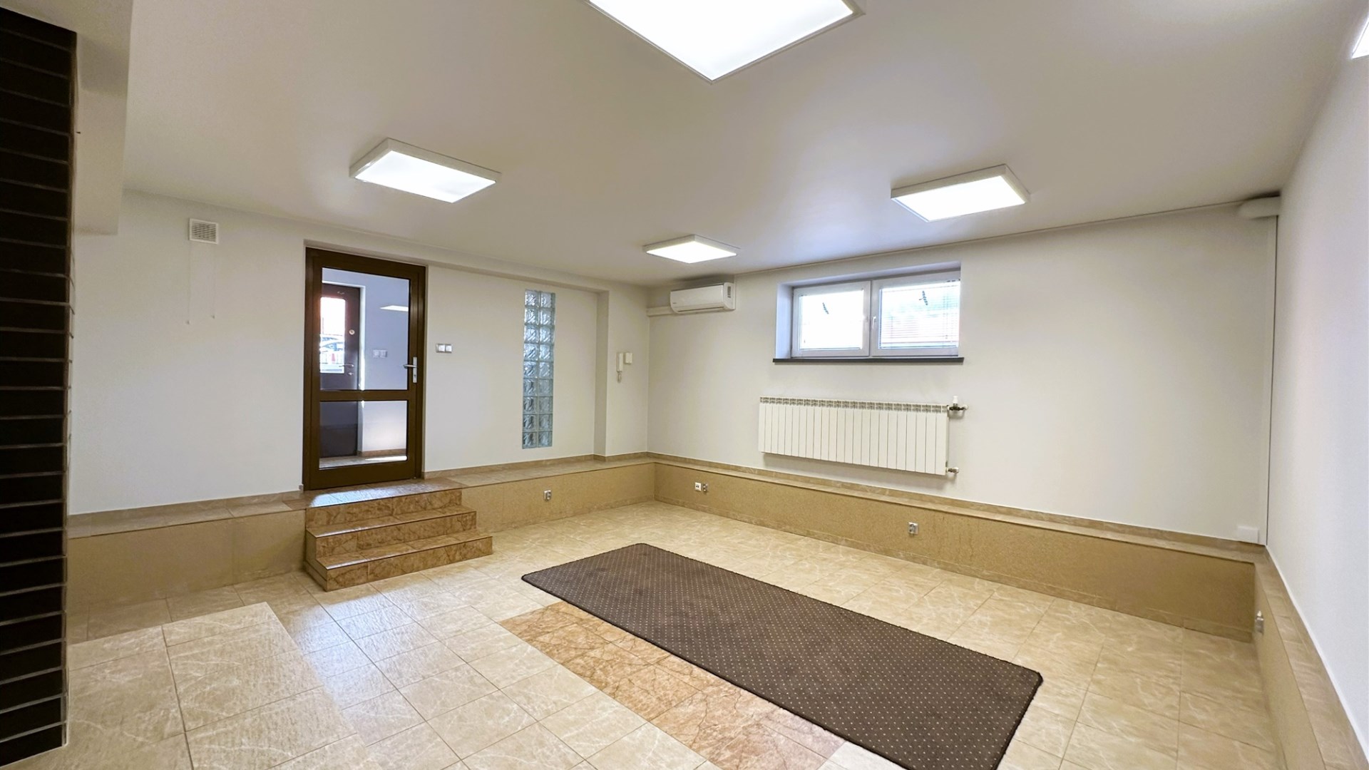 2 pom. biurowe 34 m2 duży parking klima