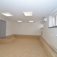segment biurowy 130 m2 4 pokoje duży parking klima