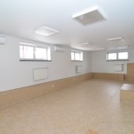 segment biurowy 130 m2 4 pokoje duży parking klima