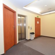 pomieszczenie biurowe 12,6 m2 parking klimatyzacja