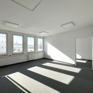 2 pomieszczenia biurowe 35 m2 parking klimatyzacja