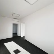 2 pomieszczenia biurowe 35 m2 parking klimatyzacja