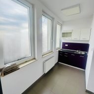 2 pomieszczenia biurowe 35 m2 parking klimatyzacja