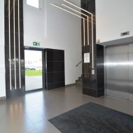 30m2 pomieszczenie biurowe z kuchnią klima parking