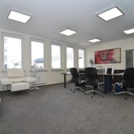 2 pomieszczenia biurowe 35 m2 klima parking