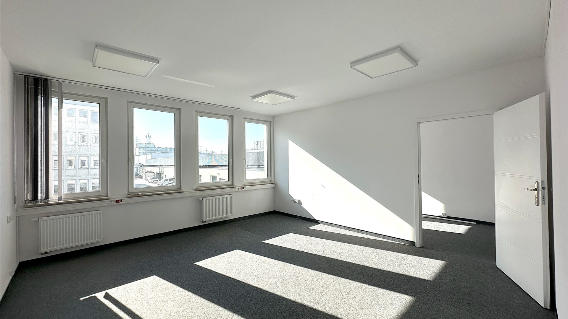 2 pomieszczenia biurowe 35 m2 klima parking