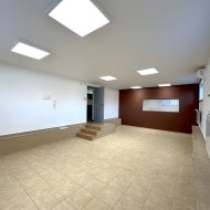 segment biurowy 130 m2 4 pokoje duży parking klima