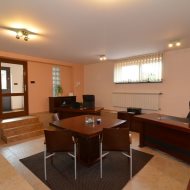 588m2 biurowiec 30 m. postojowych światłowód klima