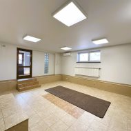 588m2 biurowiec 30 m. postojowych światłowód klima