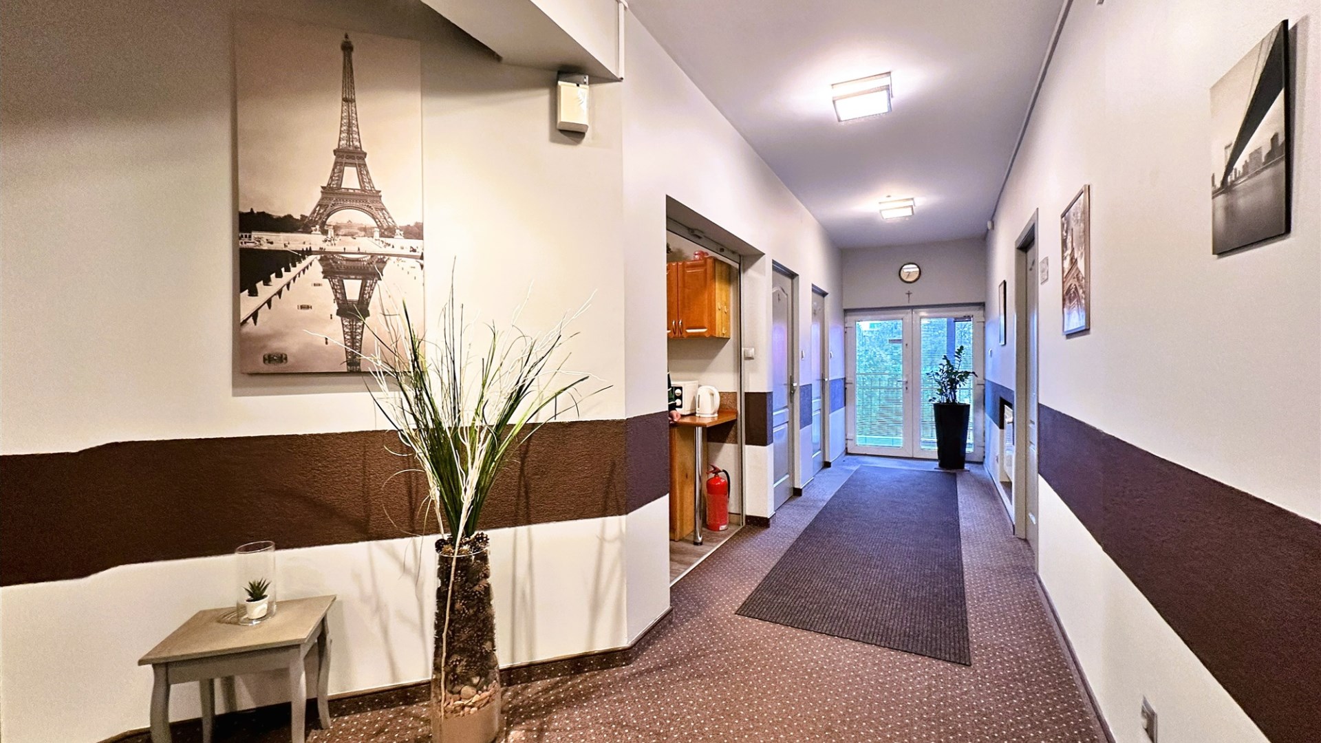 66 m2 3 pomieszczenia biurowe parking klimatyzacja