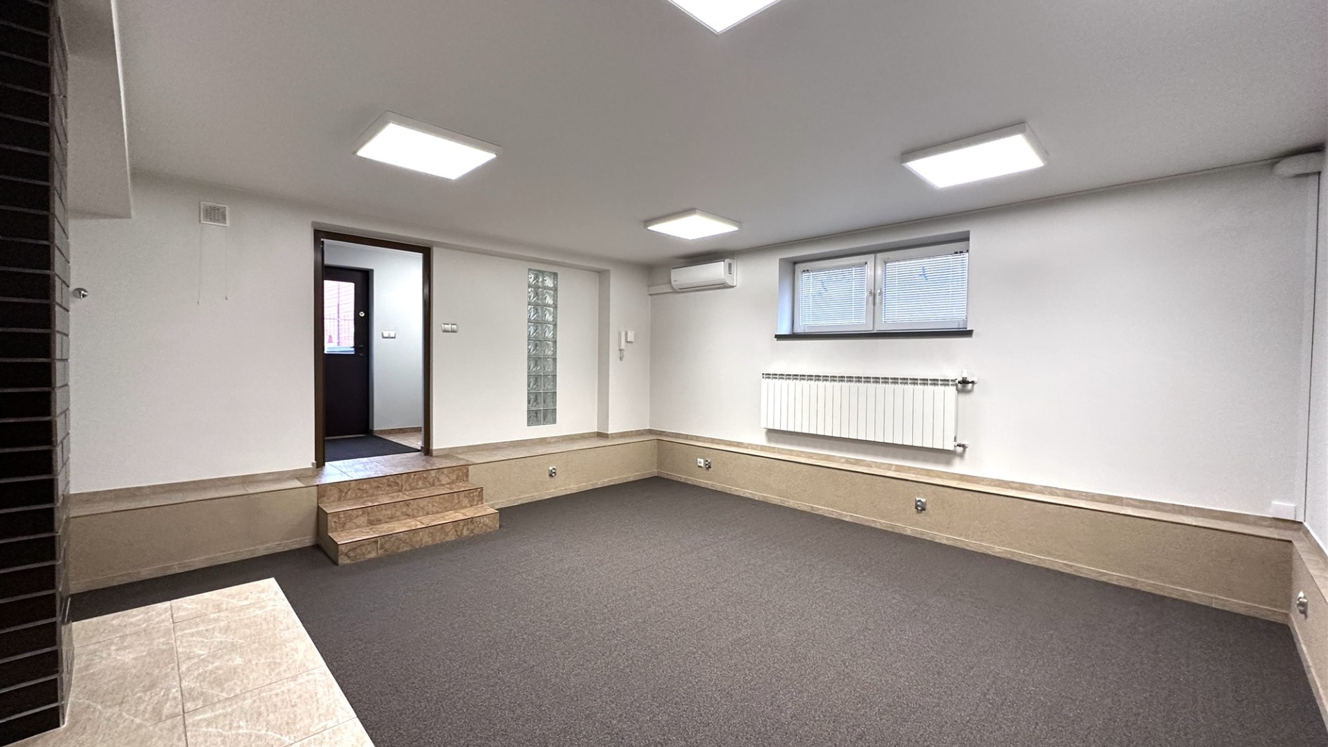 2 pom. biurowe 34 m2 duży parking klima