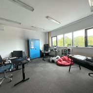 Magazyn 193,75 m2 parter + biuro 204,71 m2 piętro