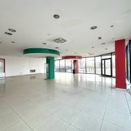 172 m2 pow. usługowa parter witryna parking