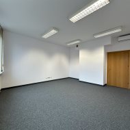 pokój biurowy 24,57 m2 klima parking