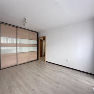 2 pokoje 38 m2 piwnica dedykowane m. postojowe