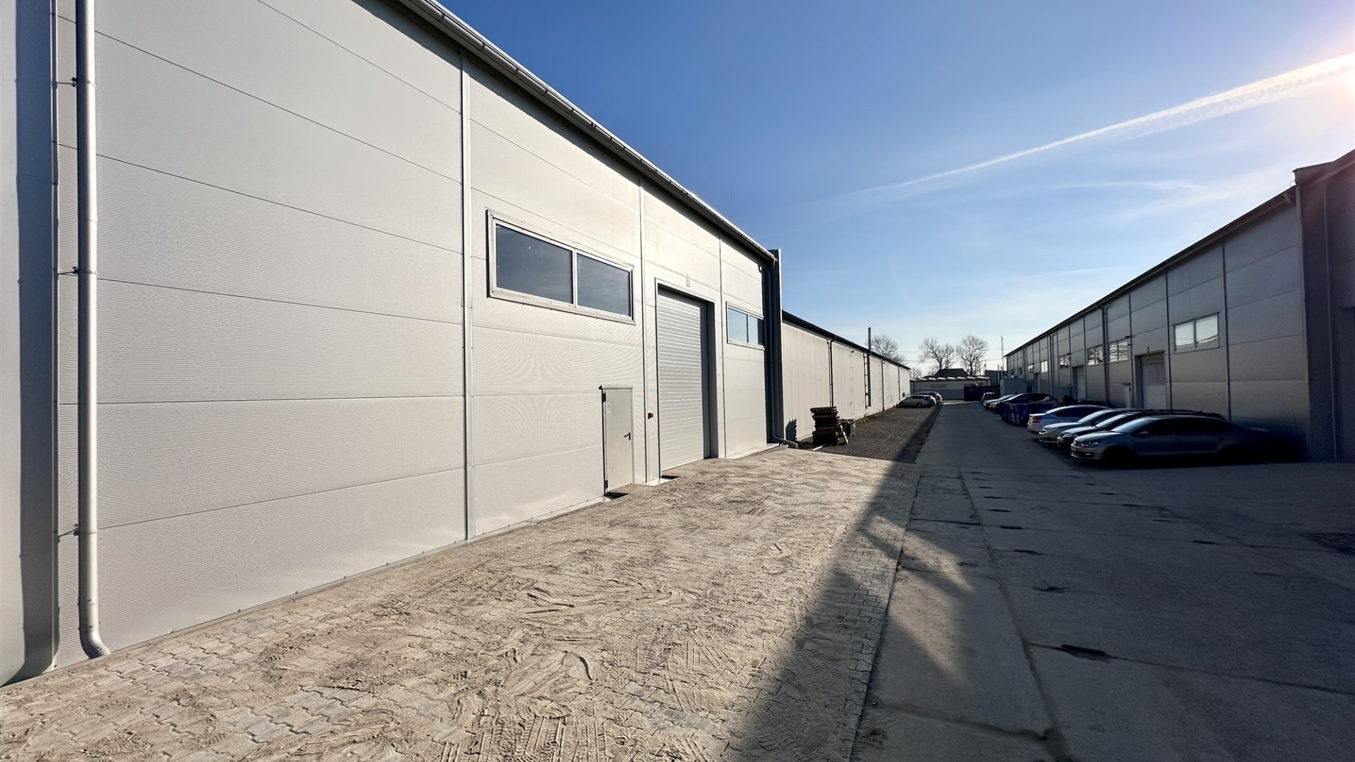 Nowy magazyn 632 m2 parking klima 8 m wysokości