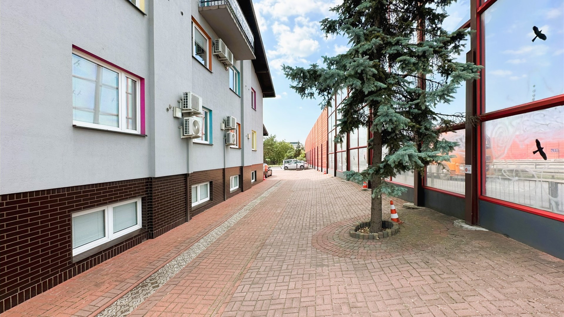 580m2 biurowiec 30 m. postojowych światłowód klima