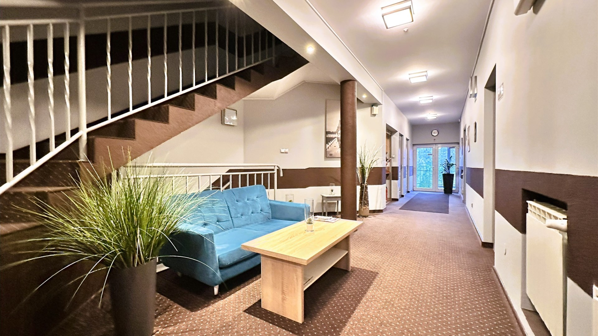 44 m2 2 pomieszczenia biurowe duży parking klima