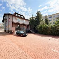 44 m2 2 pomieszczenia biurowe duży parking klima