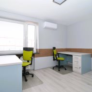 44 m2 2 pomieszczenia biurowe duży parking klima