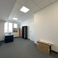 pomieszczenie biurowe 12,41 m2 klima parking