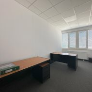 pomieszczenie biurowe 12,41 m2 klima parking