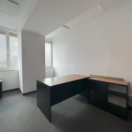 pomieszczenie biurowe 12,41 m2 klima parking