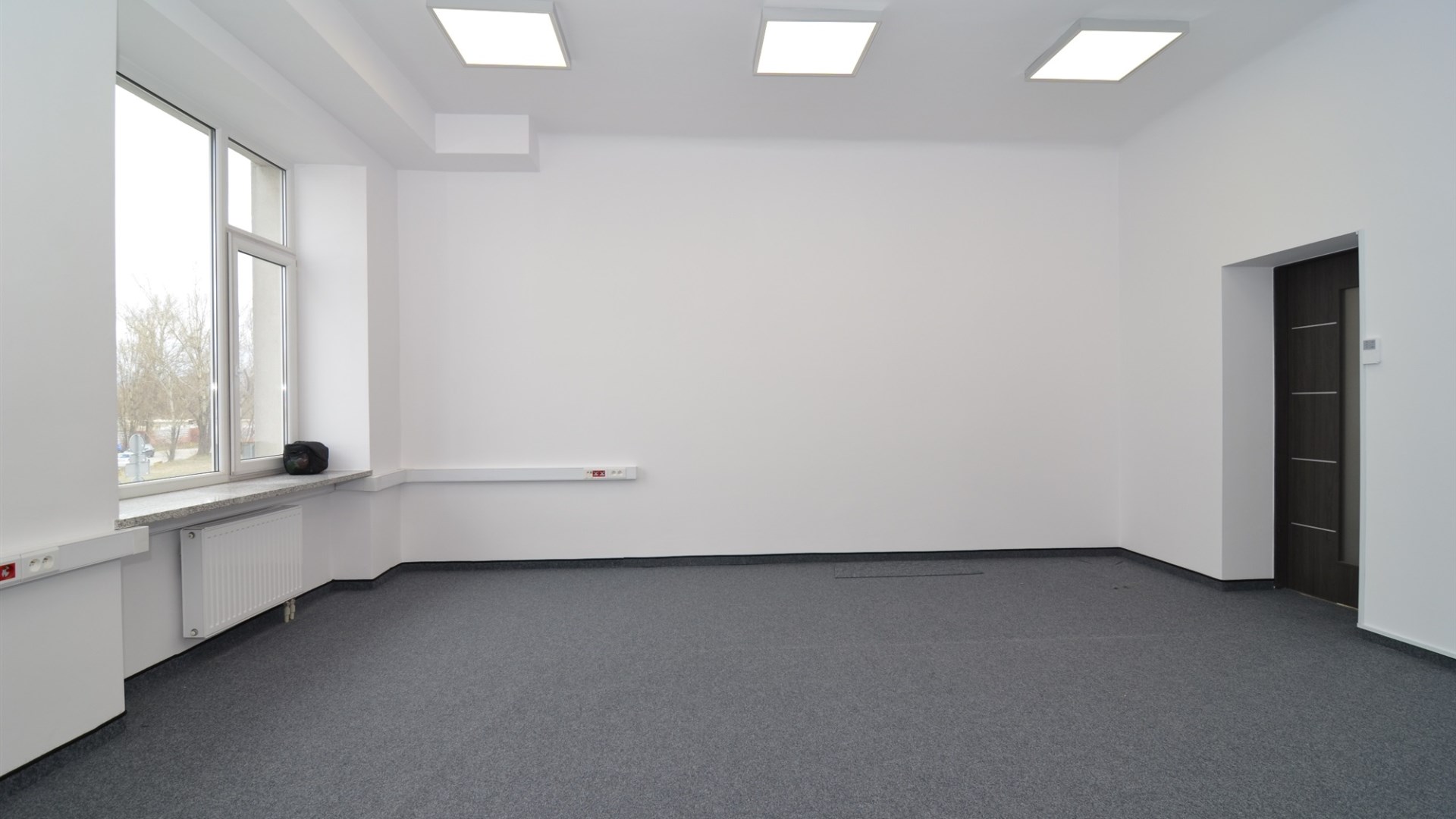 pomieszczenie biurowe 16 m2 parking