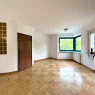 120m2- 5 pokoi- wysokość pom. 2,8m- garaż komórka 