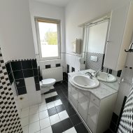 120m2- 5 pokoi- wysokość pom. 2,8m- garaż komórka 