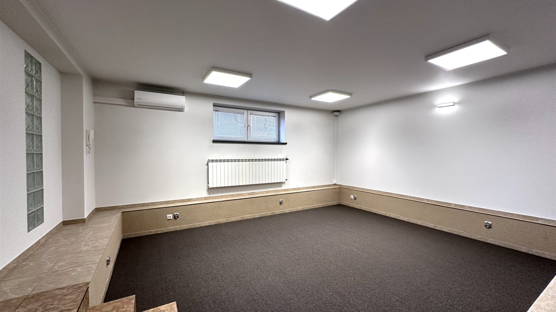 2 pom. biurowe 34 m2 duży parking klima