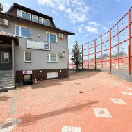 17,54m2 1 pomieszczenie biurowe duży parking klima