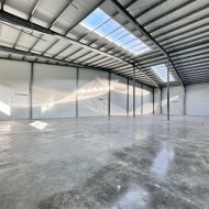 Nowy magazyn 326 m2 parking klima 8 m wysokości